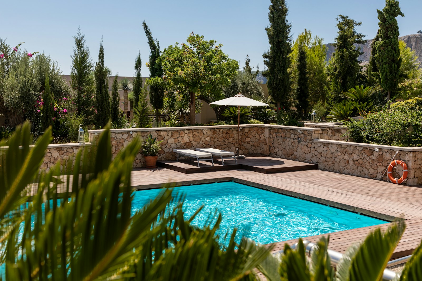 California Fiberglass Pools pool services